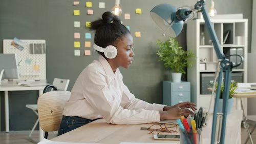 10 Tasks You Should Outsource to a Virtual Assistant Today